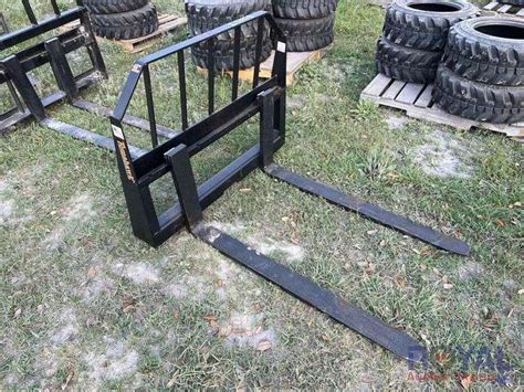 forks for skid steer nappanee indiana|Tomahawk Attachments .